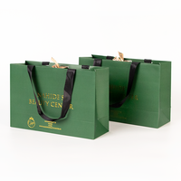 Sac en papier de luxe rose et blanc personnalisé avec poignée en ruban, idéal pour les boutiques, les vêtements, les fêtes de Noël et les cadeaux, avec estampage à chaud