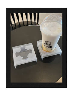 Base de Plástico PP Comercial para Portavasos con Acabado Esmerilado, Diseño Elevado para Té con Leche, Café, Jugos y Uso para Llevar - Product Image 3