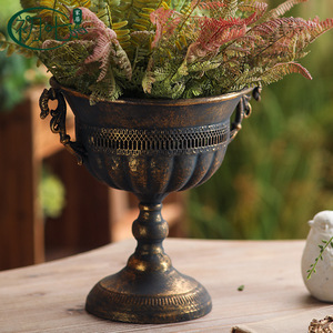 Maceta Pequeña Estilo Americano con Diseño Tallado para Decoración de Flores Artificiales de Escritorio - Product Image 4