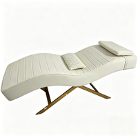 Table de massage et lit de beauté réglable en acier inoxydable de luxe moderne, en cuir blanc, pour salon de beauté, soins du visage et des cils, et thérapies