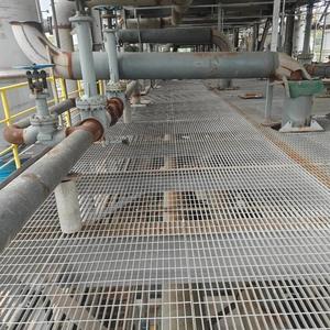 Grille <span class=keywords><strong>en</strong></span> acier anti-corrosion sur mesure pour système de drainage, couvercle de tranchée et utilisation <span class=keywords><strong>en</strong></span> construction extérieure - Product Image 2