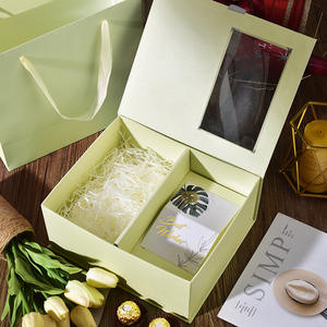 Cajas de Regalo Plegables de Cartón para Ropa con Cierre Magnético y Cinta Negra, Diseño Personalizado de Lujo en Color Blanco - Product Image 5