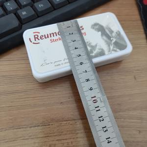 Kit de réparation de pneus de vélo Reumafonds avec patchs et outils dans une petite boîte blanche en plastique de 56 g - Product Image 5