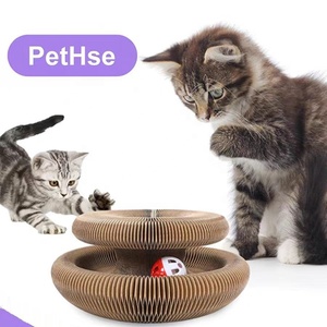 Planche à gratter pour chat d'orgue de style dessin animé avec cloche jouet de meulage de griffe de chat auto-salut en papier ondulé magnétique variable écologique - Product Image 1
