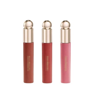 Rar* Soft Pinch - Cosmético de Belleza - Rubor Líquido para Maquillaje - Brillo Labial Rojo Selena Gomez - Iluminador de Tacto Sedoso Ligero - Aceite Labial con Color - Product Image 1