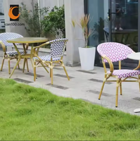 Chaises empilables commerciales de rotin de bistro d'hôtel de café ensembles de restaurants de tissu de patio et chaises de café