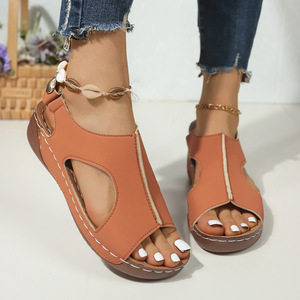 NOVEDAD DE VERANO 2025, Sandalias planas de gran tamaño para mujer, costura de coche, gancho transpirable, pendiente hueca exclusiva para Europa unida - Product Image 4