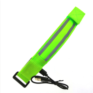 Bracciale con luce a LED luminosa su misura <span class=keywords><strong>per</strong></span> gli amanti bracciale con luce a 15 colori misti braccialetti promozionali in poliestere - Product Image 6