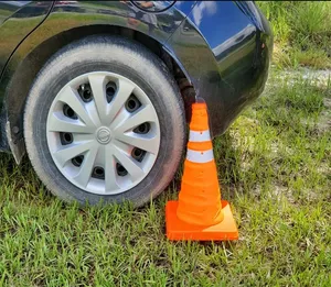 תנועת רכב נייד חרוט חירום קונוס מחזיר אור משולש עבור אזהרה & חניה - Product Image 6