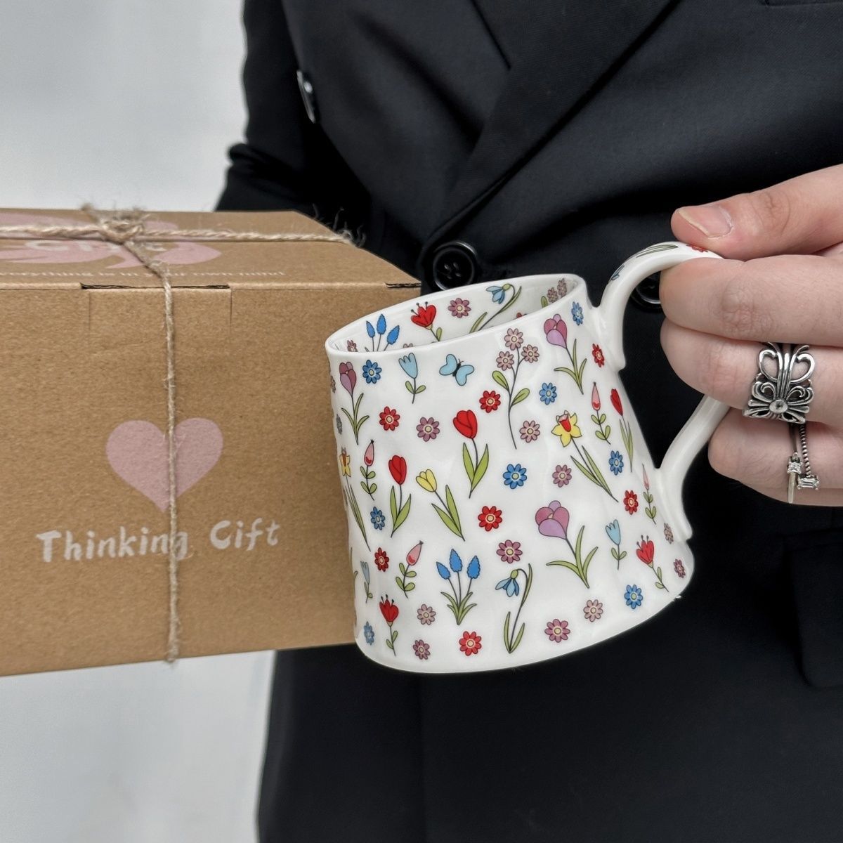Tasse fleurie de rêve - blanche + coffret cadeau