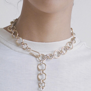 Collier à chaîne bicolore or et argent pour femme, chaîne de clavicule en acier titane, design géométrique, à porter au quotidien JDN0103031 PS - Product Image 4