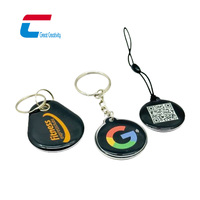 Impression personnalisée 13.56Mhz Noir Epoxy NFC Porte-clés QR Code NTAG 213 NFC Tag Porte-clés pour les médias sociaux