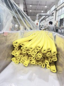 Protector de Esquinas de Espuma EVA PU de 1M con Temática de Evento de Fútbol 2026, Protector de Pilar para Almacenes Industriales, Color Bandera Nacional - Product Image 3