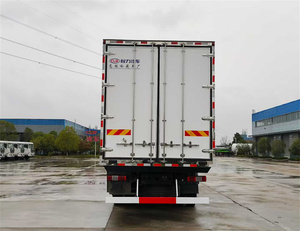 Camion Refrigerato Futian 6*2 per Trasporto Congelati, Veicolo per Conservazione Alimenti - Product Image 5