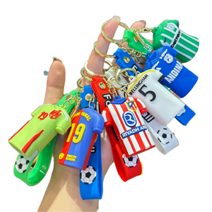 พวงกุญแจพิมพ์ลายตัวอักษรยางรูปดาวเสื้อฟุตบอลการ์ตูน 3 มิติ น่ารัก ของตกแต่งกระเป๋า พวงกุญแจรถยนต์ ของขวัญชิ้นเล็ก ขายส่ง - Product Image 1