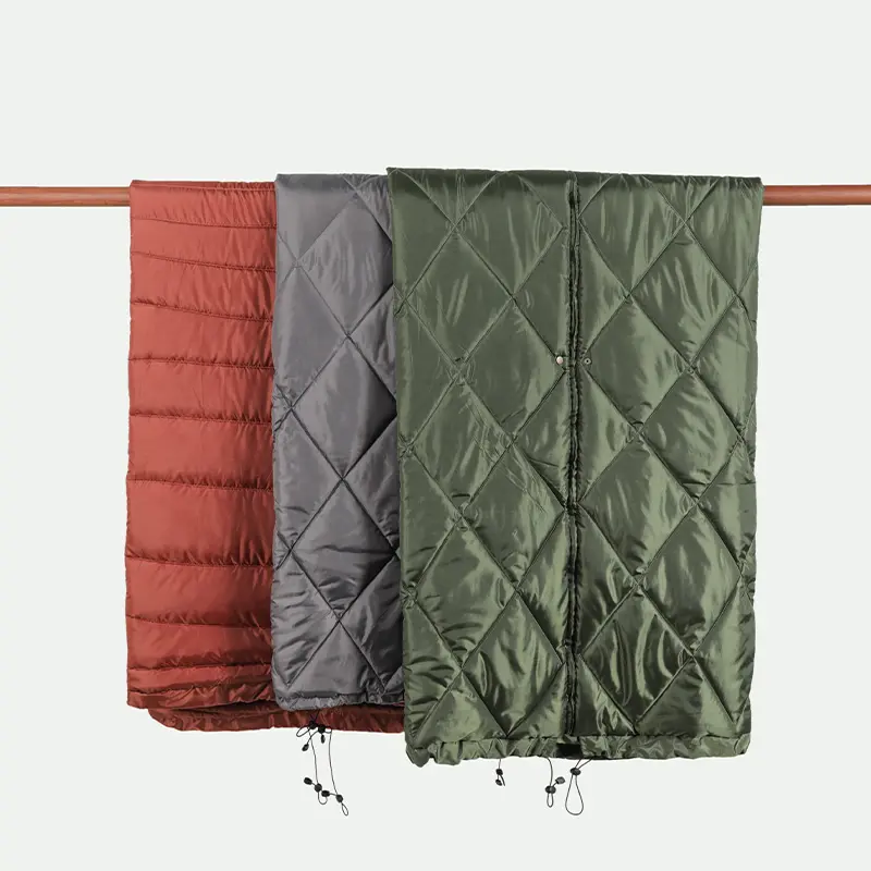 KUANGS riscaldato Designer New Recycled Travel Picnic indossabile Custom Waterproof Down Camping Outdoor Puffy coperta con tasca