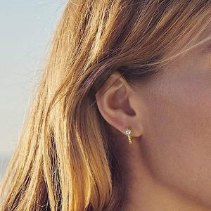 Pendientes de Aro de Oro de 18K de Lujo con Engaste de Diamantes Redondos para Mujer, Diseño Moderno de Bola, Joyería Fina para Uso Diario - Product Image 6