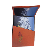 Boîtes d'expédition en carton ondulé noir de luxe personnalisées en usine boîte-cadeau de luxe en papier avec gaufrage à couvercle rabattable manipulé