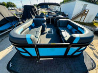 Bateau ponton en aluminium de 16 pieds avec canapé, toilette et réfrigérateur conçu pour la croisière sportive et les loisirs familiaux aux États-Unis, en Australie