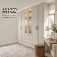 Armoire Crème avec Portes en Verre Cannelé, Coiffeuse Intégrée, Éclairage LED, 3 Tiroirs, Portes Battantes, Meuble de Chambre Personnalisé