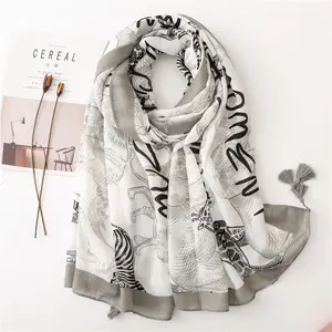 Wholesale 2020 latest oversize tassel scarf fashion tropical giraffe zebra animal printed women stoles shawls