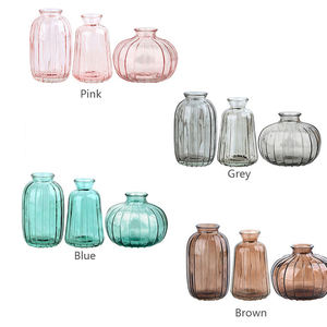 <span class=keywords><strong>Vaso</strong></span> per boccioli <span class=keywords><strong>di</strong></span> <span class=keywords><strong>fiori</strong></span> <span class=keywords><strong>di</strong></span> <span class=keywords><strong>zucca</strong></span> piccolo <span class=keywords><strong>di</strong></span> colore rosa Mini <span class=keywords><strong>vaso</strong></span> da tavolo <span class=keywords><strong>in</strong></span> vetro riciclato <span class=keywords><strong>di</strong></span> colore diverso - Product Image 3