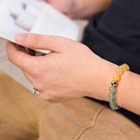 Bracelet unisexe tendance fait main en perles de 8 mm en cristal vert naturel, œil de Dong Shi jaune et minerai de fer rouge