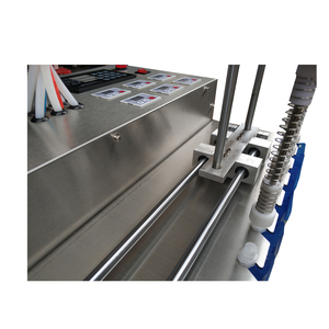 Machine de remplissage de liquides à haute viscosité à 6 têtes pour crème, pâte et miel en stick, avec réservoir de chauffage - Product Image 3