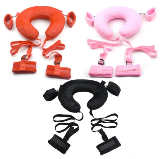 Almohada de alta calidad Erótica Peluda Esposas Restricciones Esposas Kit Esclavo Pierna abierta Bind Belt Bed SM Exotic Flirt SexToys