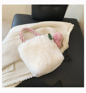Kore moda Vintage sevimli sonbahar kış Faux kürk çanta küçük kız tüylü tasarımcı lüks kova çanta kiraz peluş topu - Product Image 6