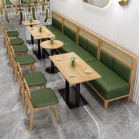 Ensemble de meubles pour restaurant et café : banquette en cuir, canapé, tables et chaises de salle à manger