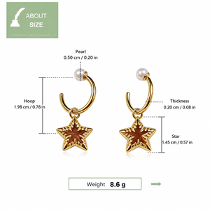 Boucles d'oreilles créoles avec breloque étoile et fausse perle, en acier inoxydable plaqué or 14 carats sous vide - Product Image 2