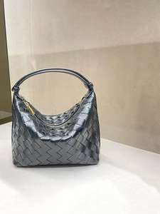 Bolso para axilas de tejido suave hecho a mano con asa superior y bandolera personalizable - Product Image 6