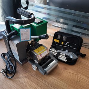 Machine de soudage à chaud pour géomembrane en HDPE <span class=keywords><strong>GW900</strong></span>, soudeuse de géomembrane pour bassin - Product Image 2