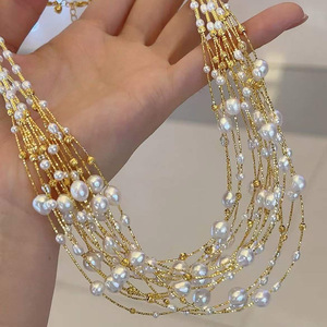 Collar de Perlas de Agua Dulce Plateadas con Baño de Oro, Detalles de Perlas con Brillo Elegante, Diseño de Alambre Flexible, Gargantilla de Perlas Envolvente - Product Image 5