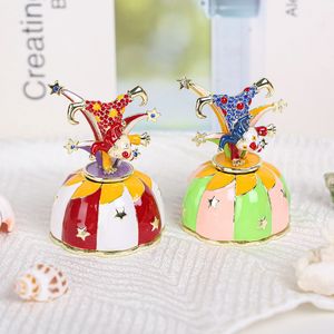 SHINNYGIFTS <span class=keywords><strong>Caja</strong></span> <span class=keywords><strong>de</strong></span> música <span class=keywords><strong>de</strong></span> payasos <span class=keywords><strong>de</strong></span> Metal pequeña pintada a mano, regalo Musical <span class=keywords><strong>de</strong></span> melodía esmaltada para niños, <span class=keywords><strong>caja</strong></span> <span class=keywords><strong>de</strong></span> música decorativa para el hogar - Product Image 2