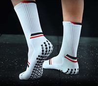 Nouvelles Chaussettes de Football Athlétiques Antidérapantes 2026 de Qualité Supérieure avec Logo Personnalisé en Spandex/Nylon/Coton, Écologiques et à Séchage Rapide