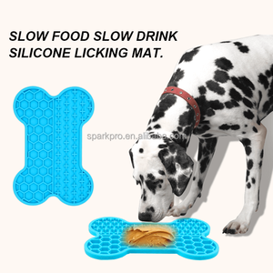 Alfombrilla de Silicona para Lamer para Mascotas, Diseño Único 2023, Forma de Hueso, Color Azul, Segura, Limpia, de Silicona, Anti-Asfixia, para Perros - Product Image 2