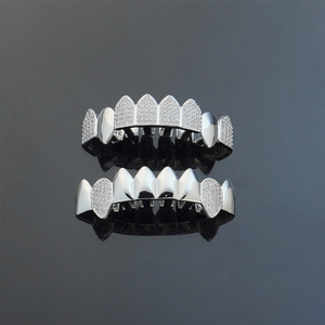 Grillz dentaires unisexes en or incrustés de diamants, crocs de vampire à pointe géométrique, accessoires de fête Hip Hop - Product Image 2