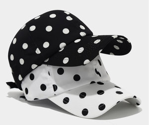 Gorra de béisbol con lunares en blanco y negro, gorra para el sol con visera de pico de pato, ajustable, unisex, para viajes al aire libre - Product Image 1
