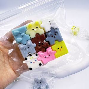 Série de jouets anti-stress en forme de petit ours noir, dessin animé, best-seller transfrontalier, jouet fantaisie en forme d'animal pour jeunes garçons et jeunes filles - Product Image 2