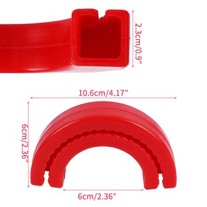 Cubierta Protectora de Nitrilo Roja para Gancho de Remolque Delantero de Chevrolet Silverado 1500, 2007-2025 - Product Image 2