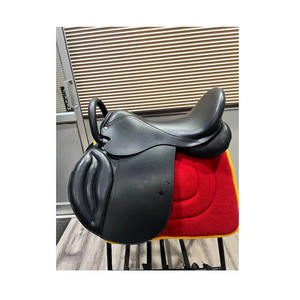 Selle de dressage tout usage en cuir de buffle indien de qualité supérieure avec poignée en plastique et quincaillerie en laiton de haute qualité, personnalisable - Product Image 1