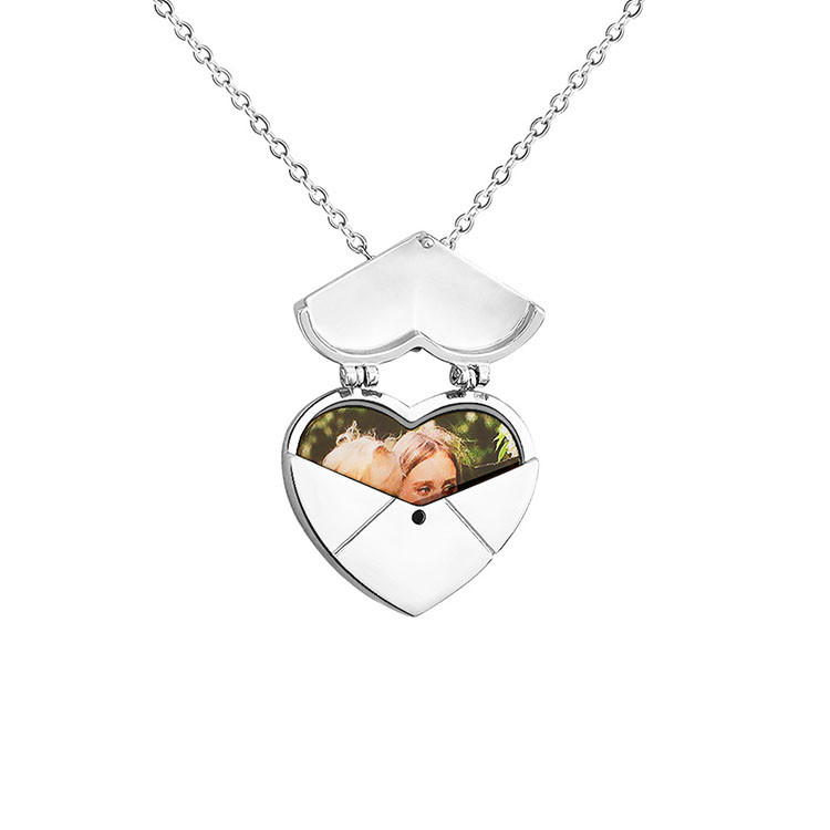 locket charm with picture