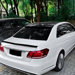 สปอยเลอร์หลังคา Mercedes-Benz E-Class W212 ปี 2010-2015 สีดำเงา ลายคาร์บอนไฟเบอร์ ปีกหลังทรงกระโปรงท้าย ทำจากพลาสติก ABS - Product Image 2