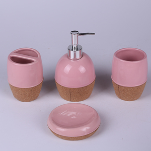 Juego <span class=keywords><strong>de</strong></span> Baño <span class=keywords><strong>de</strong></span> Cerámica Rosa Ovalado Minimalista y Elegante, <span class=keywords><strong>Dispensador</strong></span> <span class=keywords><strong>de</strong></span> Jabón con Base <span class=keywords><strong>de</strong></span> Corcho, 4 Piezas, Juego <span class=keywords><strong>de</strong></span> Aseo Compacto para Hotel y Hogar - Product Image 1