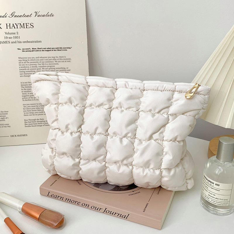 พัฟสีเบจ