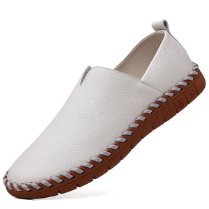 รองเท้าโลฟเฟอร์หนังผู้ชาย หัวกลม สวมใส่สบาย ส้นแบน สีดำ สีขาว สีพื้น ดีไซน์ลายเย็บด้าย ผลิตที่เมืองเหวินโจว - Product Image 5