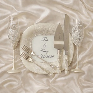 Regalos promocionales empresariales personalizados, hechos a mano, grabados, templados, sostenibles, para copas de brindis nupciales, con detalles de perlas y cristal, para el novio y la novia. - Product Image 2