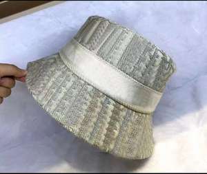 Di alta qualità primavera estate Unisex uomo <span class=keywords><strong>donna</strong></span> <span class=keywords><strong>donna</strong></span> ricamato lettera D Designer pescatore cappello a secchiello - Product Image 6